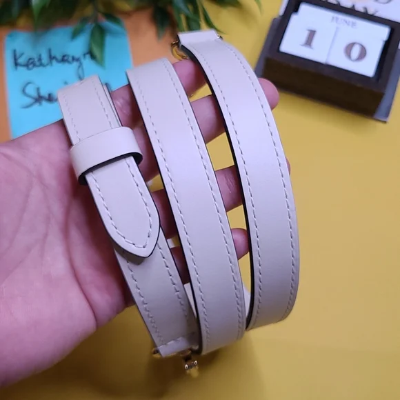 BNEW UNUSED LOUIS VUITTON OFF WHITE ADJUSTABLE CROSSBODY LEATHER STRAP GOLD HW - Picture 4 of 10